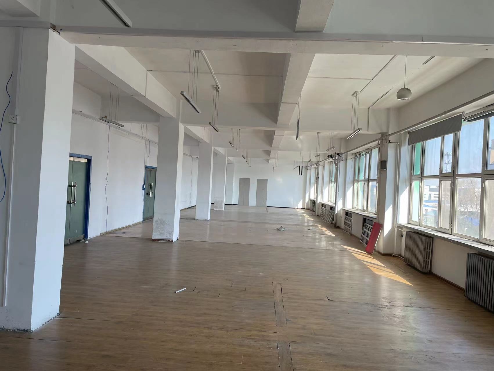 待租房源展示——242.49平米